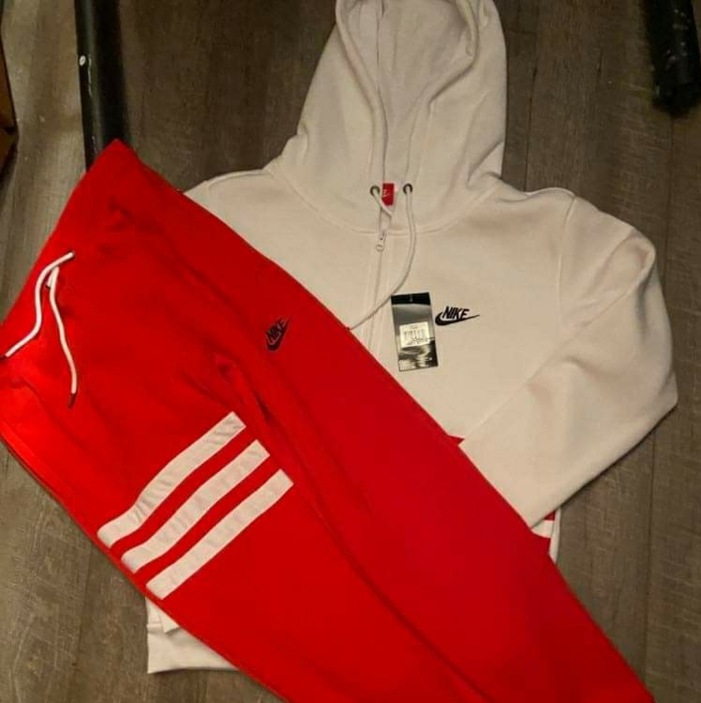 NIKE SWEAT SUITS